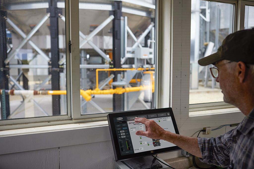 Intui-Dry Marion_web Good Grain Drying Takes Brawn and Brains